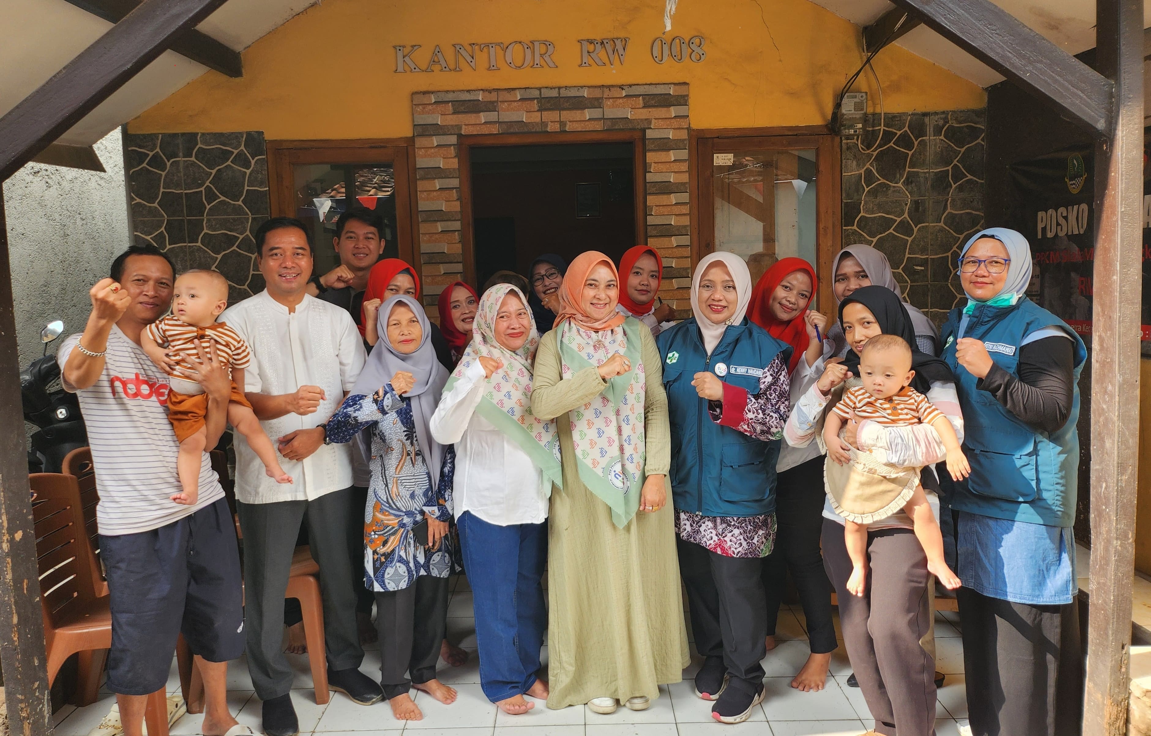 kunjungan-bapak-camat-bersama-ibu-ketua-tp-pkk-kec-majalaya-ke-posyandu-di-rw-08-desa-majasetra